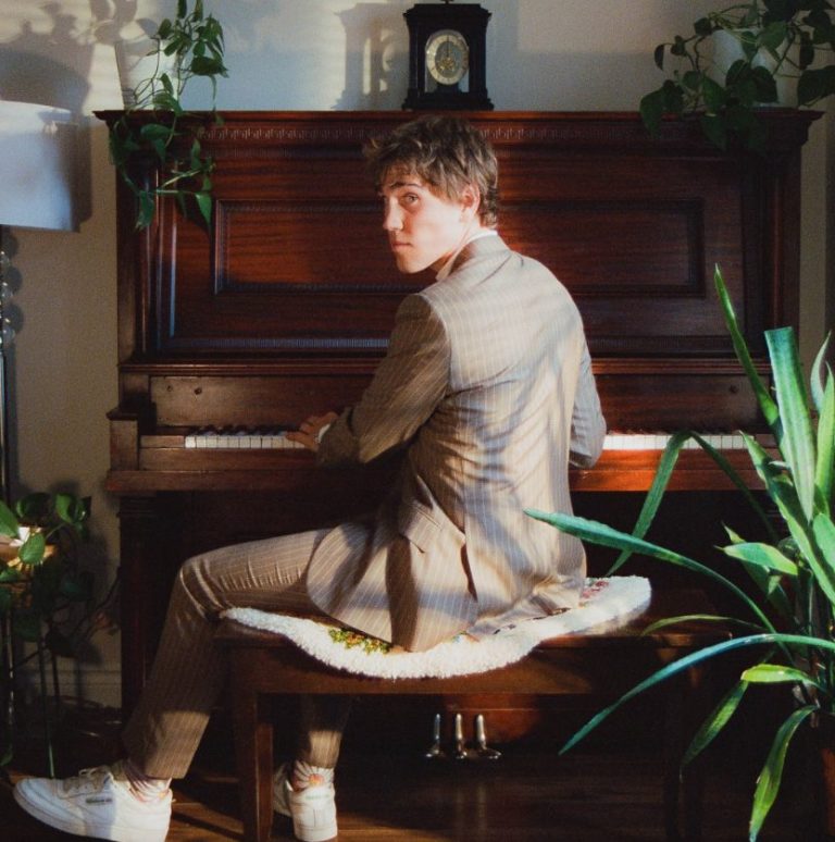 Michael Zuzek dévoile son nouveau single « The Man Who&rsquo;s Never Found ».