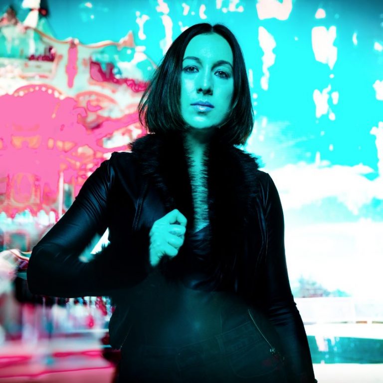 Jane N&rsquo; The Jungle Dévoile « Beauty Queen », Un Single et un Clip Visuel Époustouflants.