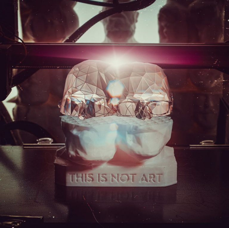 SVYNX, Réflexion et Énergie avec « This Is Not Art ».