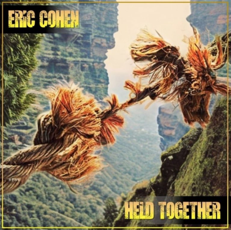 « Held Together », une ode à la foi et à la résilience par Eric Cohen.