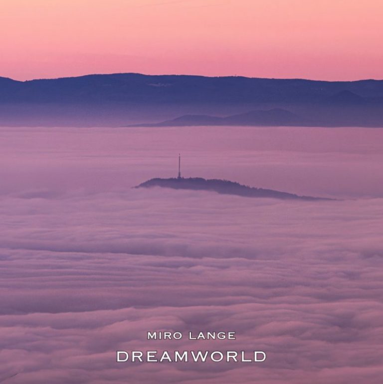 « Dream World » de Miro Lange, un voyage onirique et cinématographique.