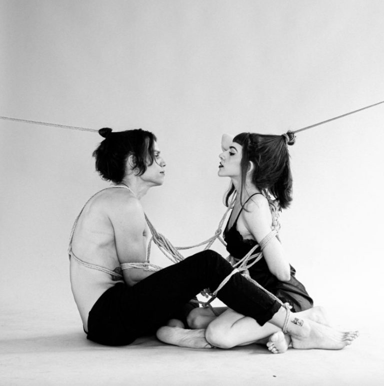 « Connected » de USHAN, une immersion sensuelle dans l’électro-pop alternative.