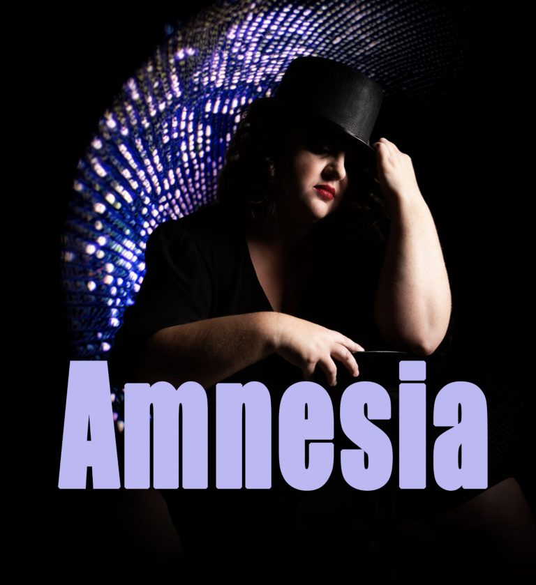 Emma Whybrow transcende la douleur amoureuse avec Amnesia