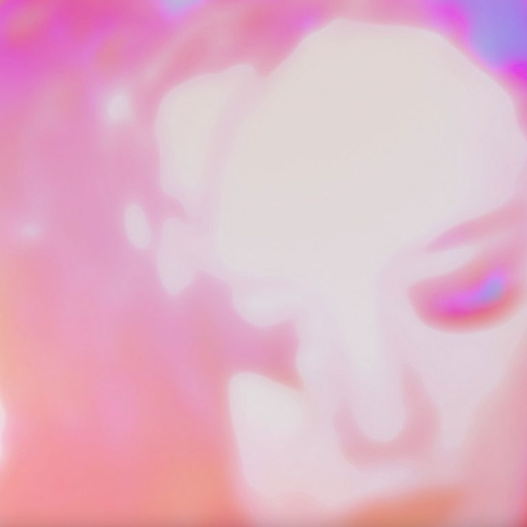 Echomatica frappe fort avec son single « Something »