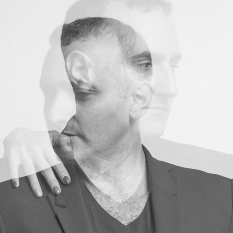 Sentimental Magic Cape (Live),l’émotion à nu selon Eyal Erlich