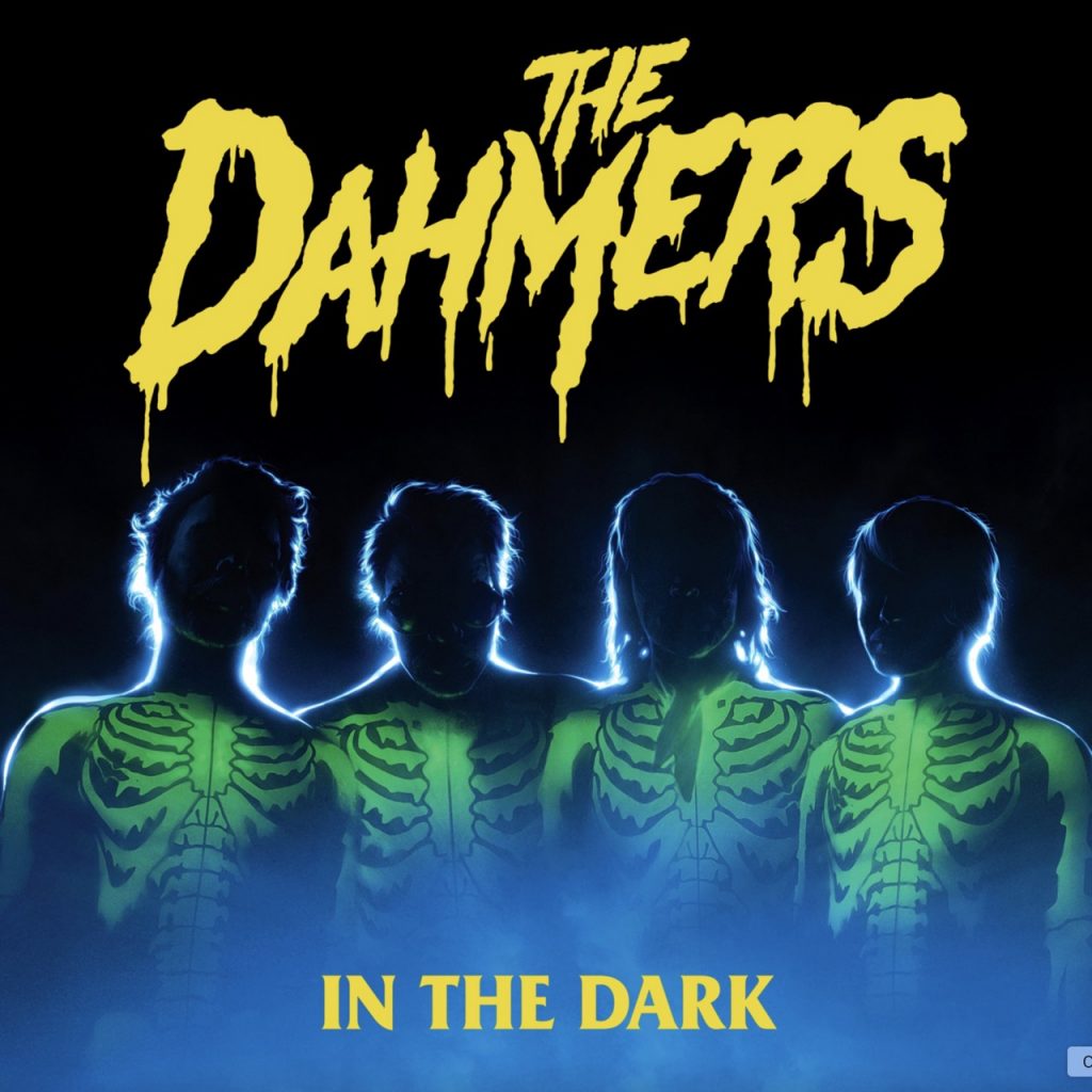 In the Dark de The Dahmers est un single alternative rock intense et hypnotique, porté par des guitares fuzz puissantes et des synthés sombres.