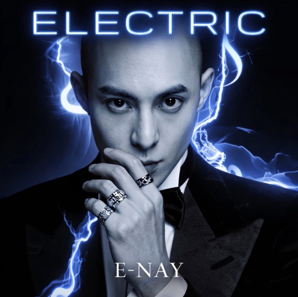 E-NAY électrise la scène musicale avec son single ‘ELECTRIC’, un hymne Pop-Funk alliant basse puissante et synthés analogiques 80s.