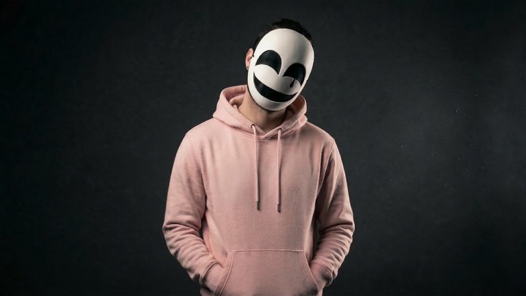 Play House : un DJ à la conquête des ondes internationales