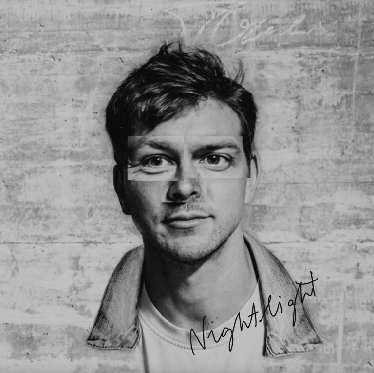 Rivermind illumine l’alternative rock d’une aura nocturne avec « Nachtlicht »
