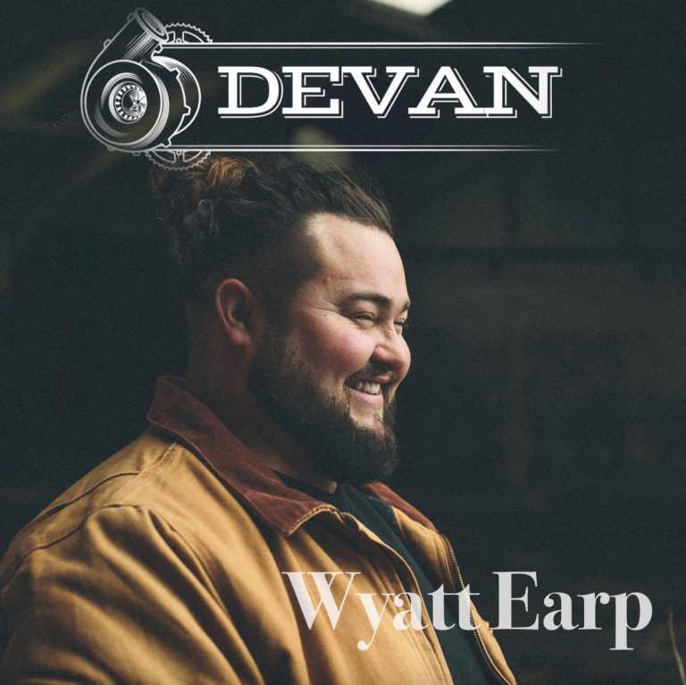 Devan dévoile « Wyatt Earp », une nouvelle voix prometteuse de l’Alt-Country britannique