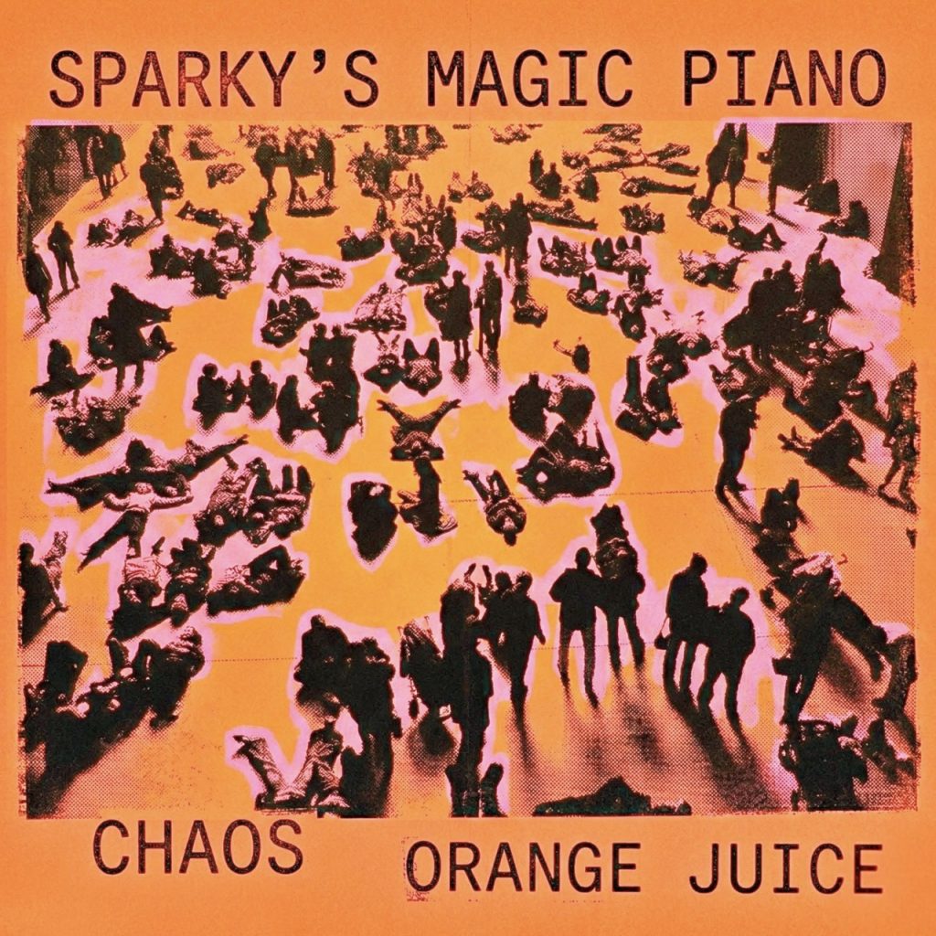 Avec “Orange Juice”, Sparky's Magic Piano propose un single indie rock original mêlant nostalgie et réflexion, porté par une énergie brute et une double guitare immersive.