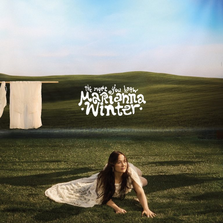 « The More You Know » : Marianna Winter dévoile un dream pop lumineux entre introspection et vastes horizons